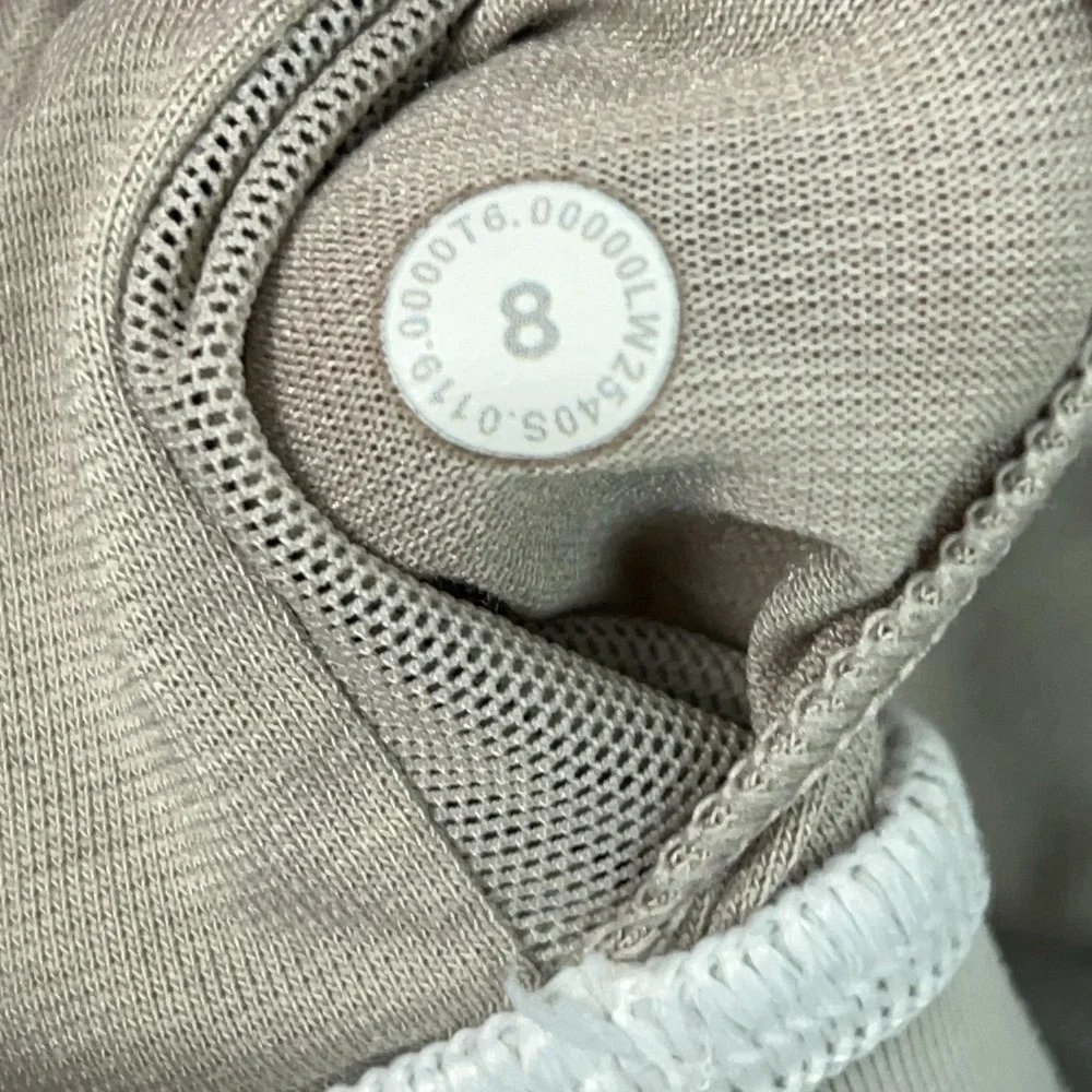 Lululemon Sports Bra Womens 8‎ Gray Energy Strappy Crossback Mesh Yoga Gym Logo